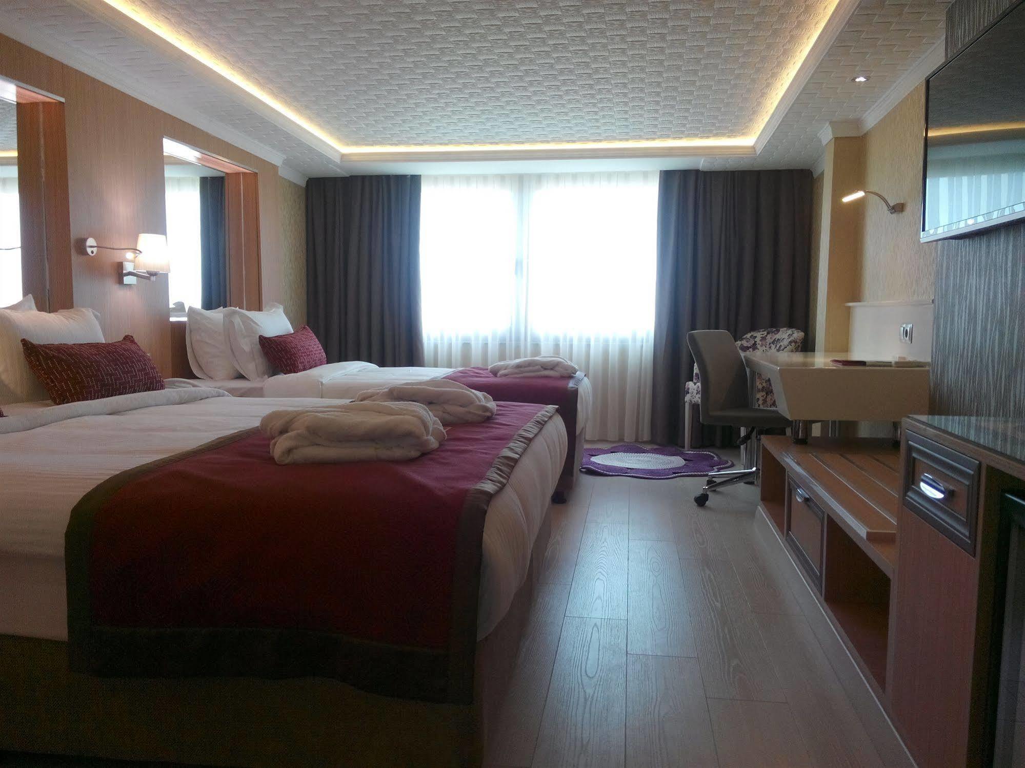 Ramada Usak Exterior photo